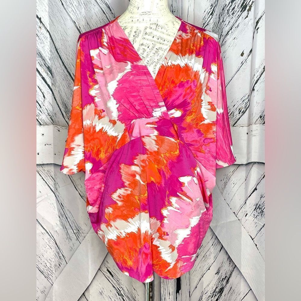 Natori Flowy Batwing Style Blouse Pink Abstract M